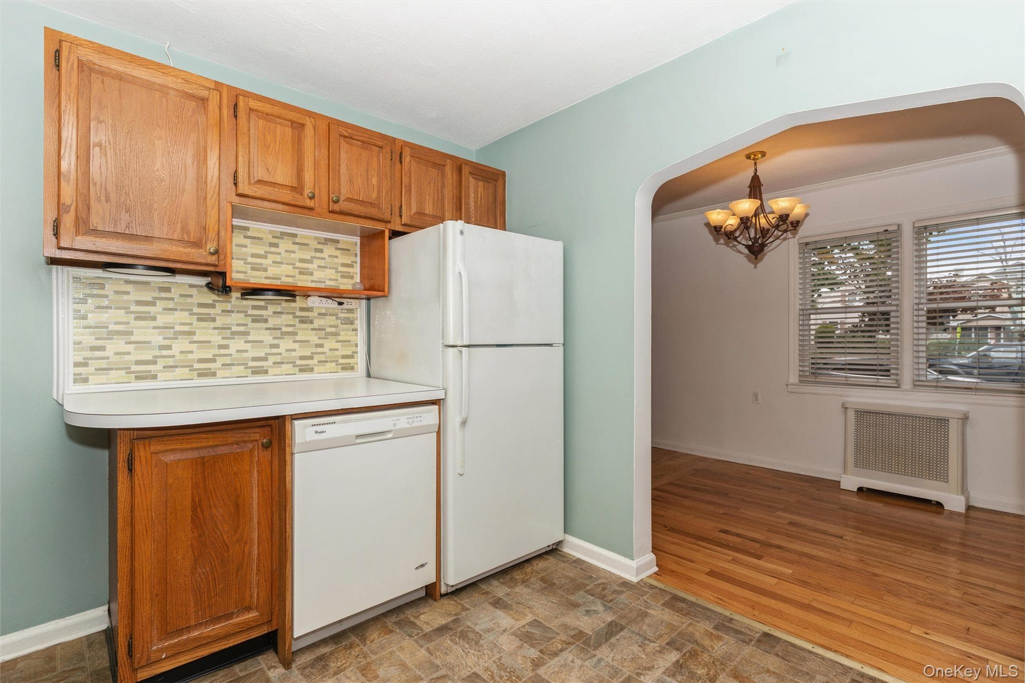 1493 New Hyde Park Drive thumbnail 4