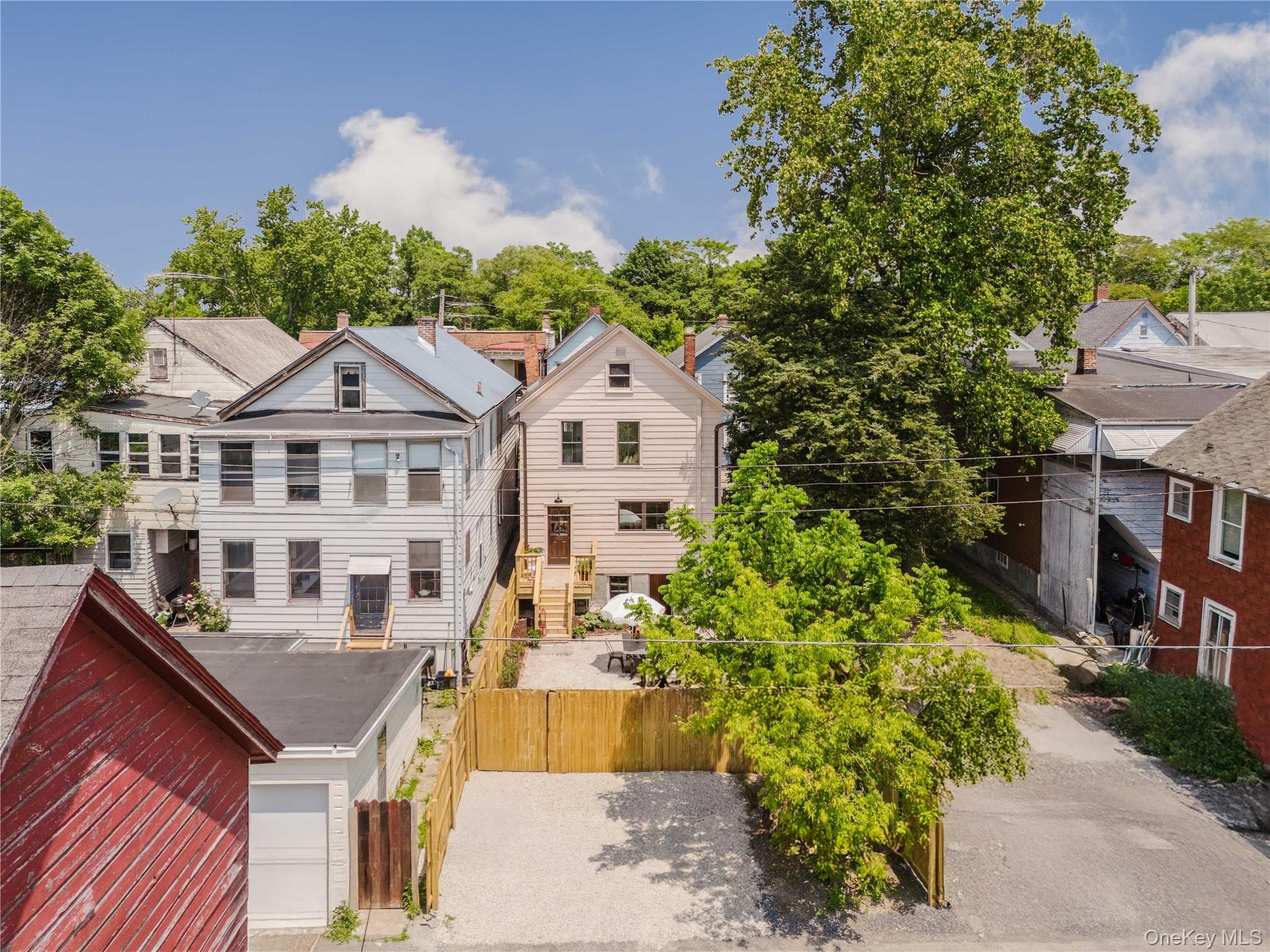 225 Robinson Street thumbnail 41