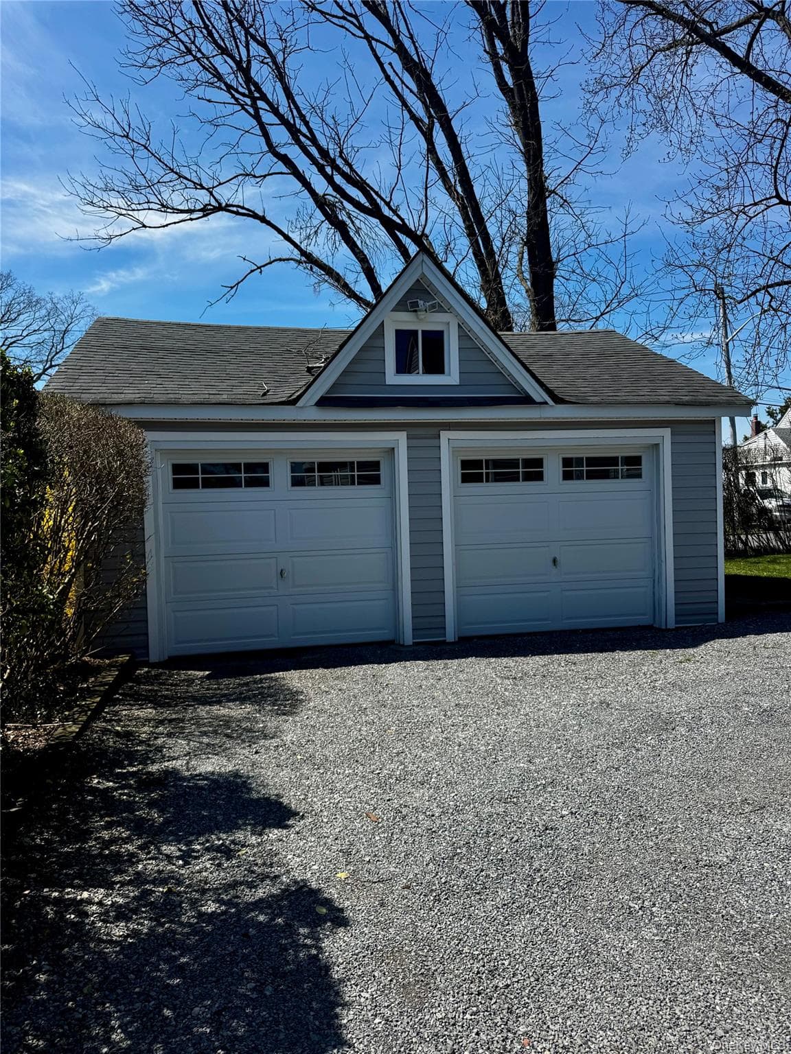 363 N Wellwood Avenue thumbnail 11