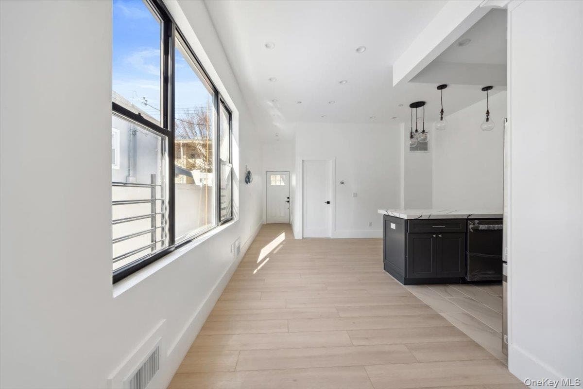 953 Tilden Street thumbnail 14