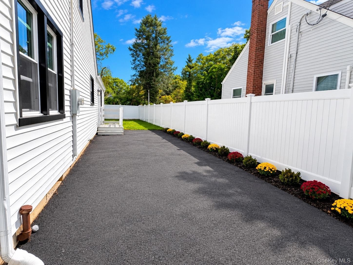 102 Pinewood Drive thumbnail 3