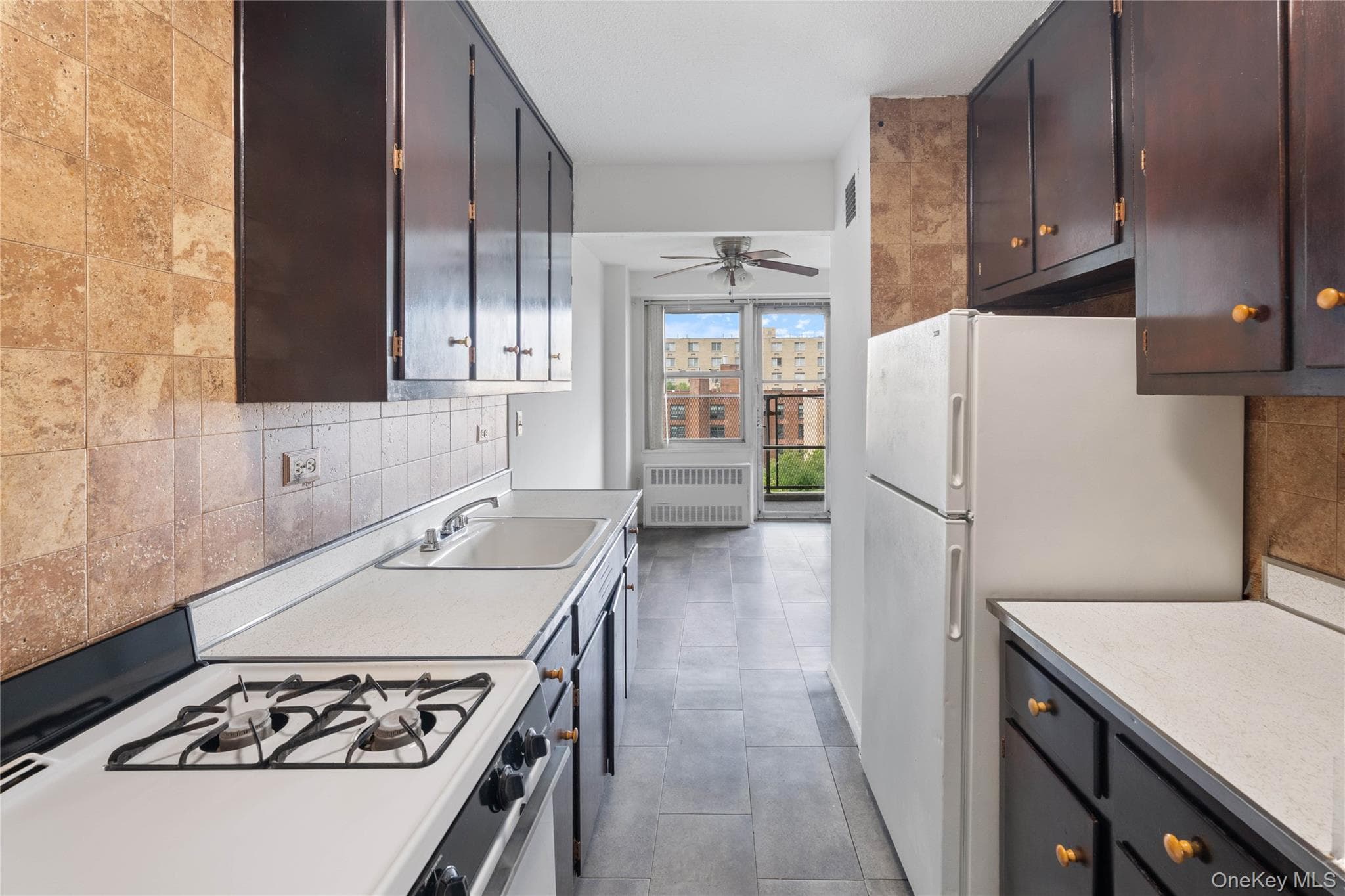 2550 Olinville Avenue Unit: 7E thumbnail 3
