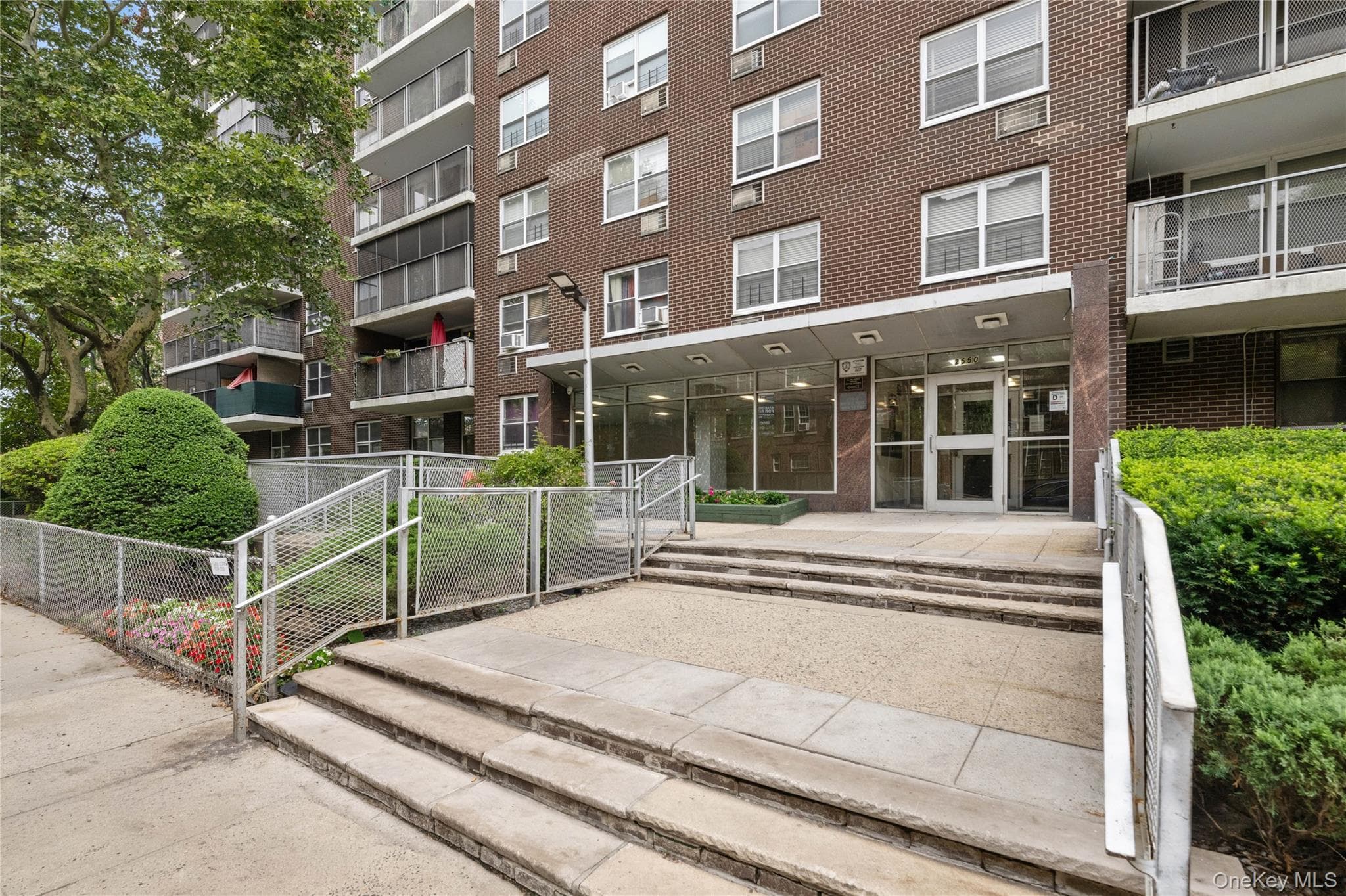 2550 Olinville Avenue Unit: 7E thumbnail 9
