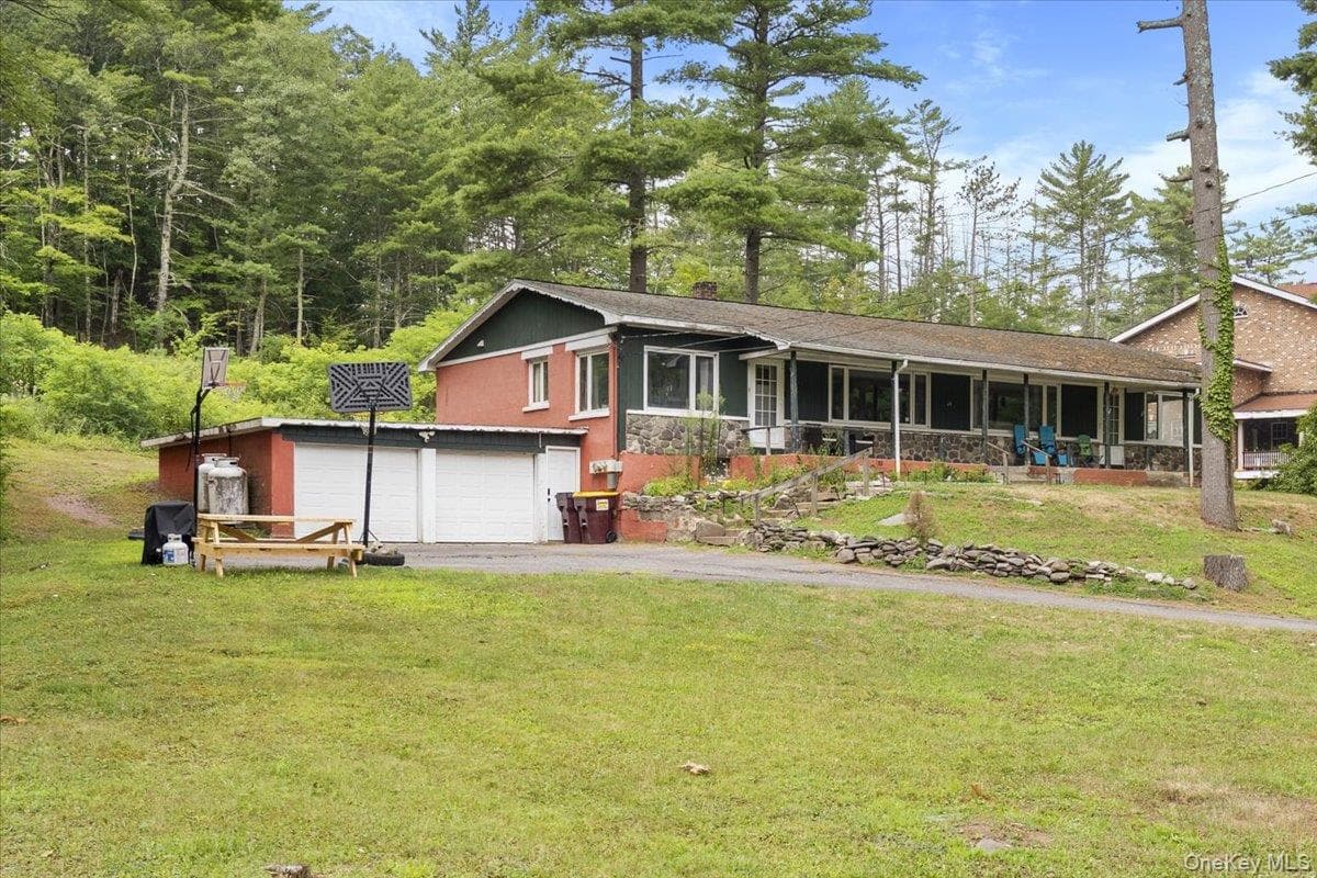 24 Alpine Drive photo 1