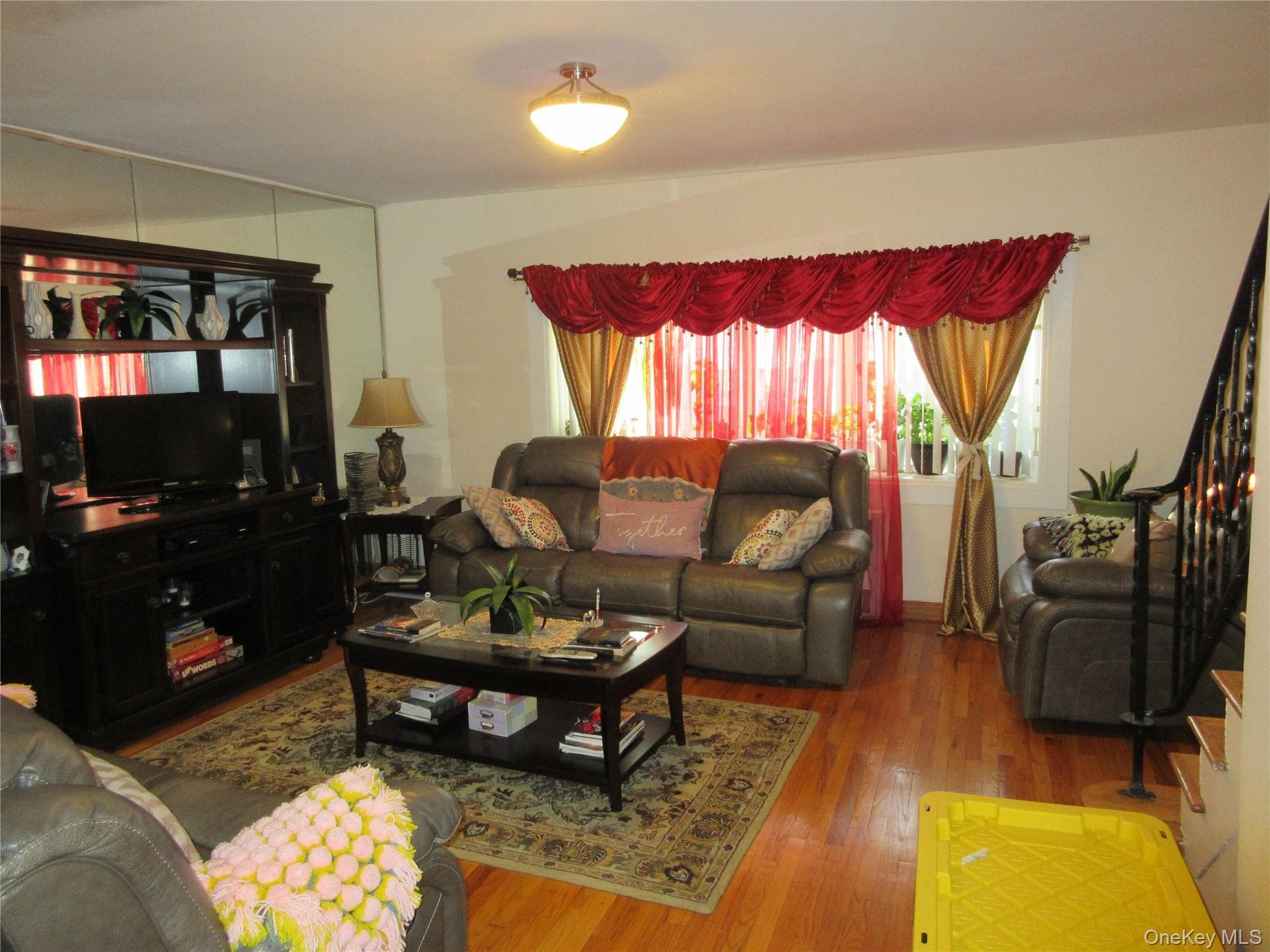3228 Tenbroeck Avenue thumbnail 2
