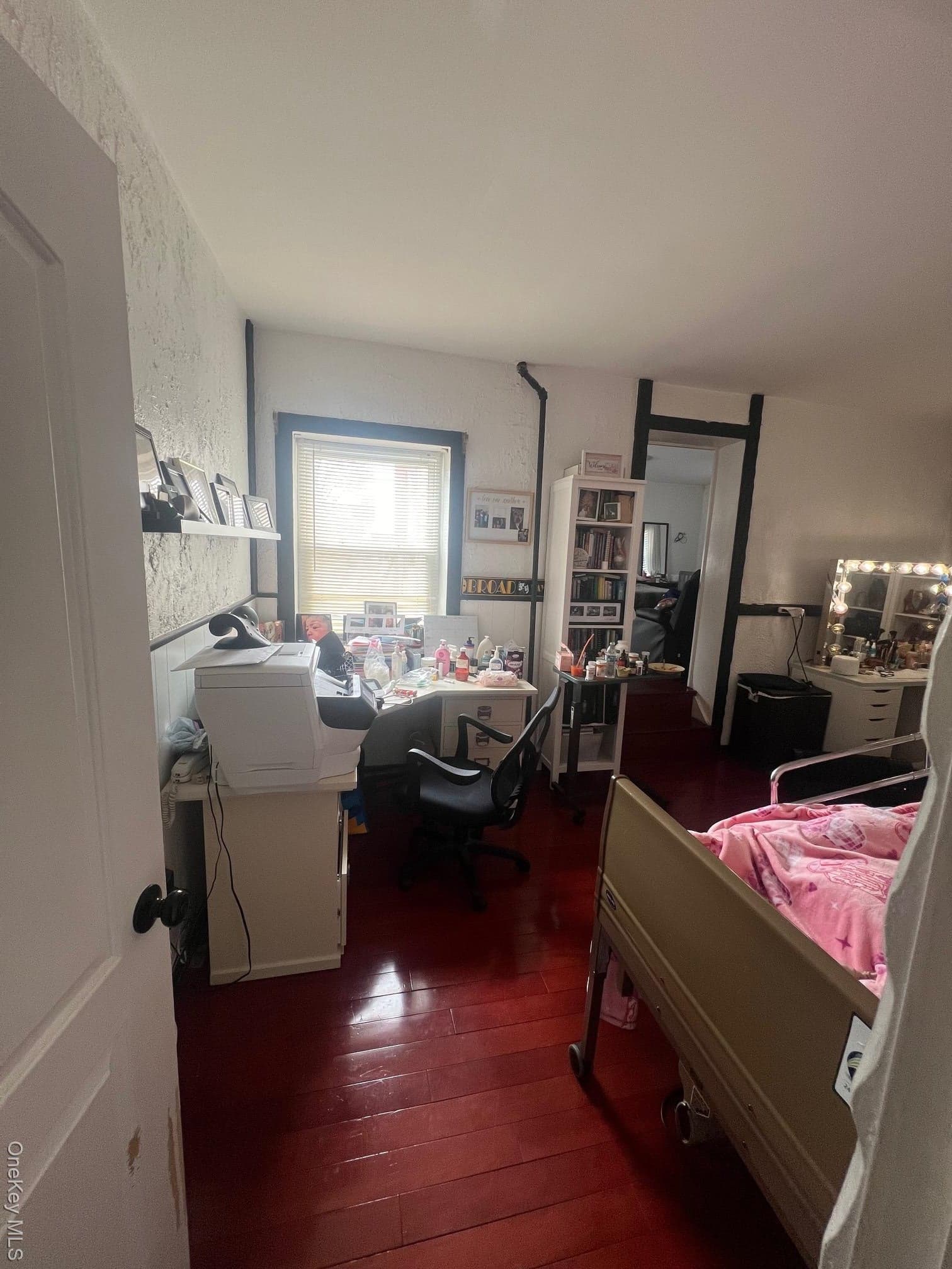 240 Oakley Avenue thumbnail 4