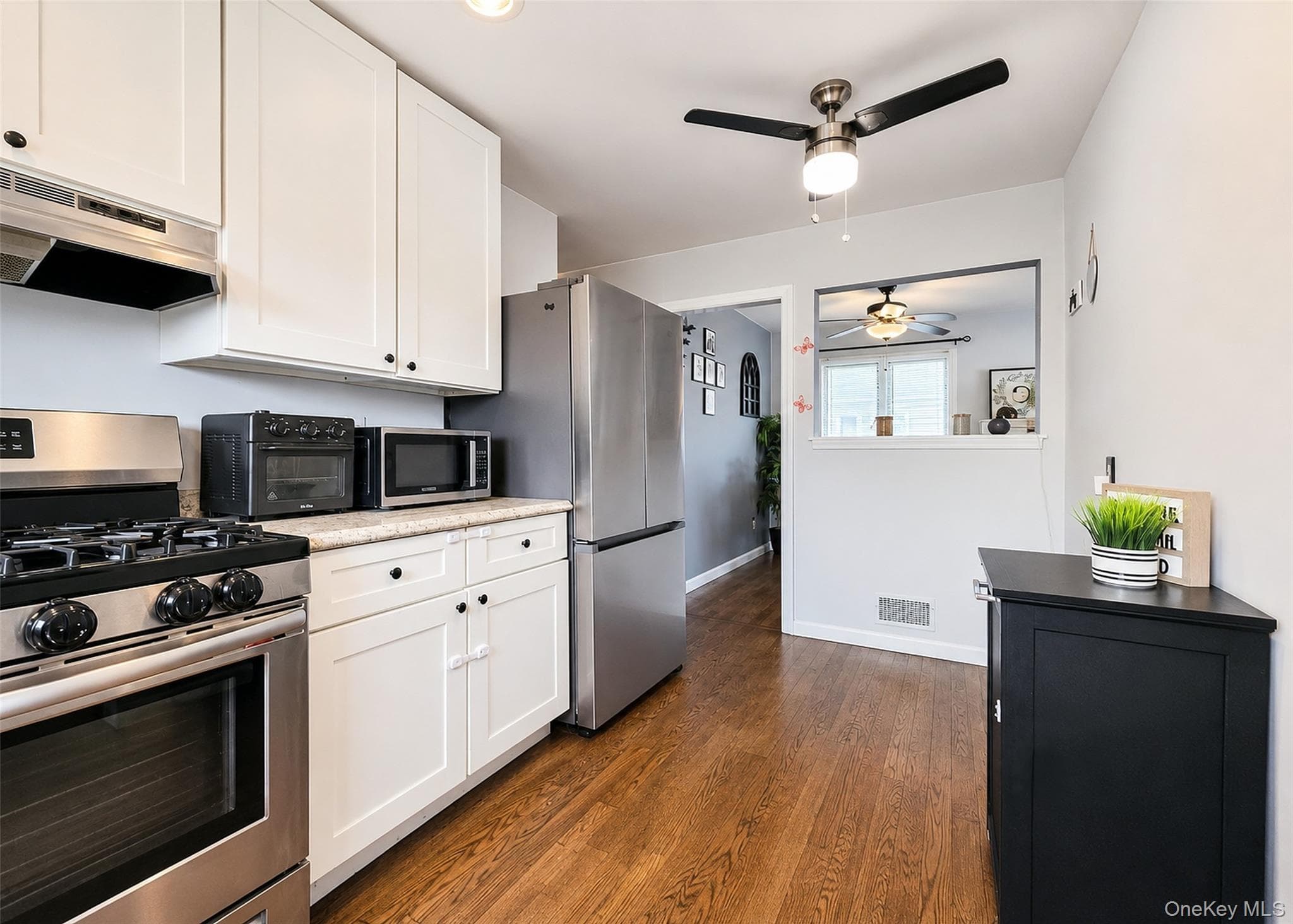 11 Farragut Avenue thumbnail 5