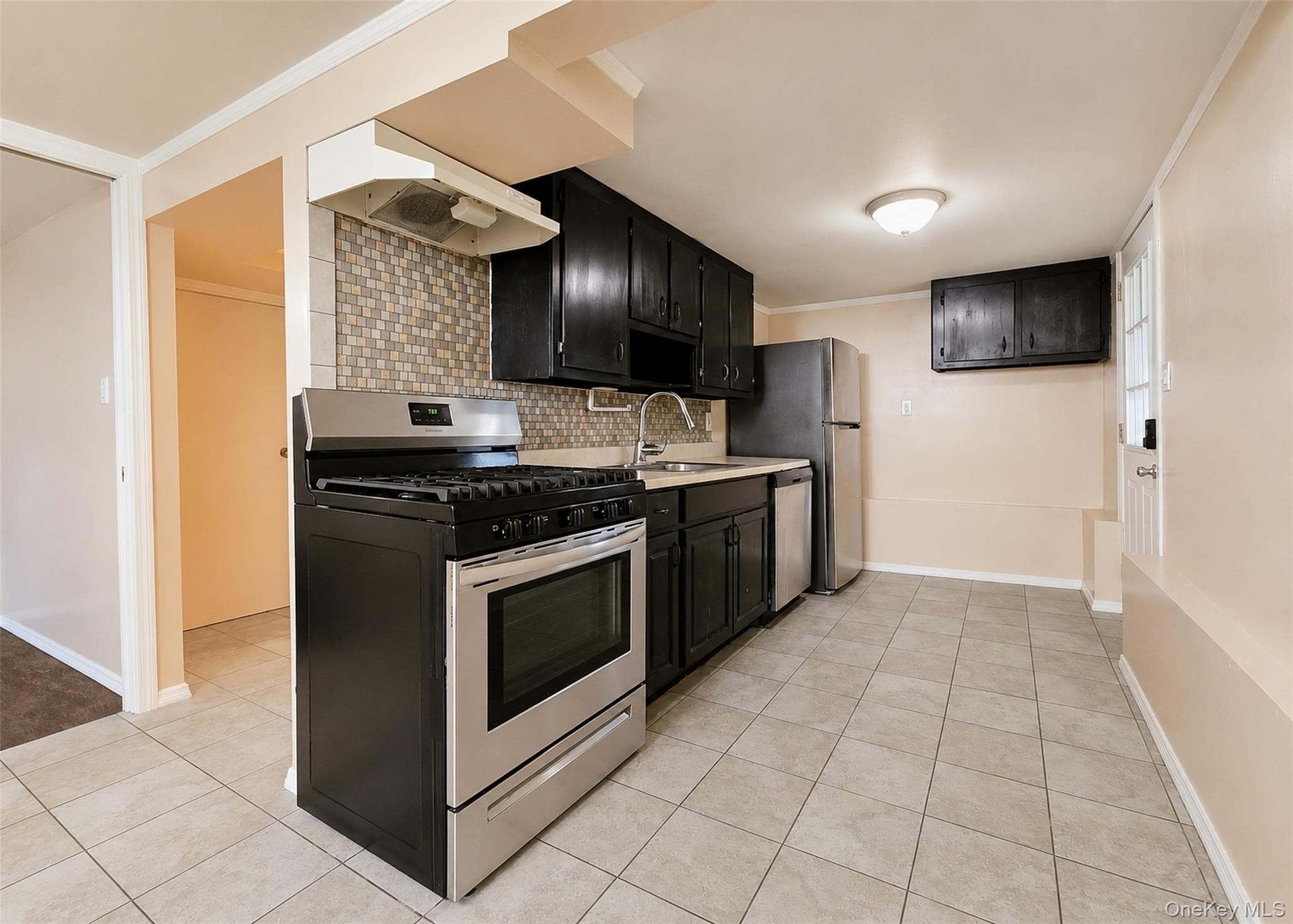 11 Farragut Avenue thumbnail 14