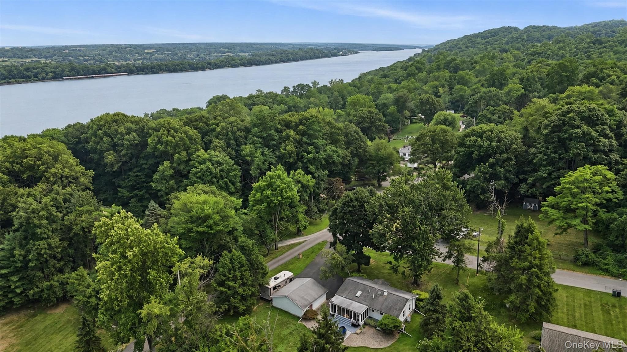 4 Seneca Lane thumbnail 29