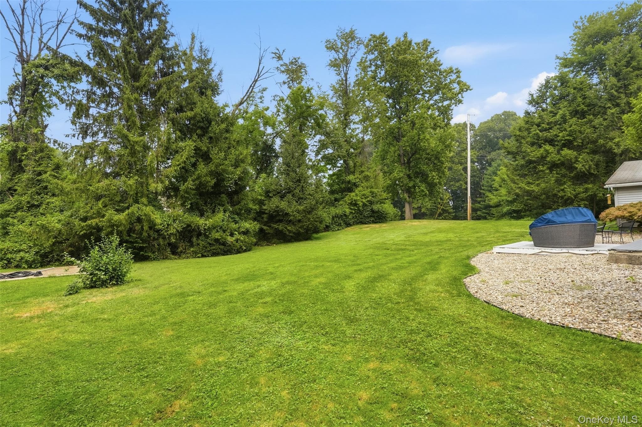 4 Seneca Lane thumbnail 40