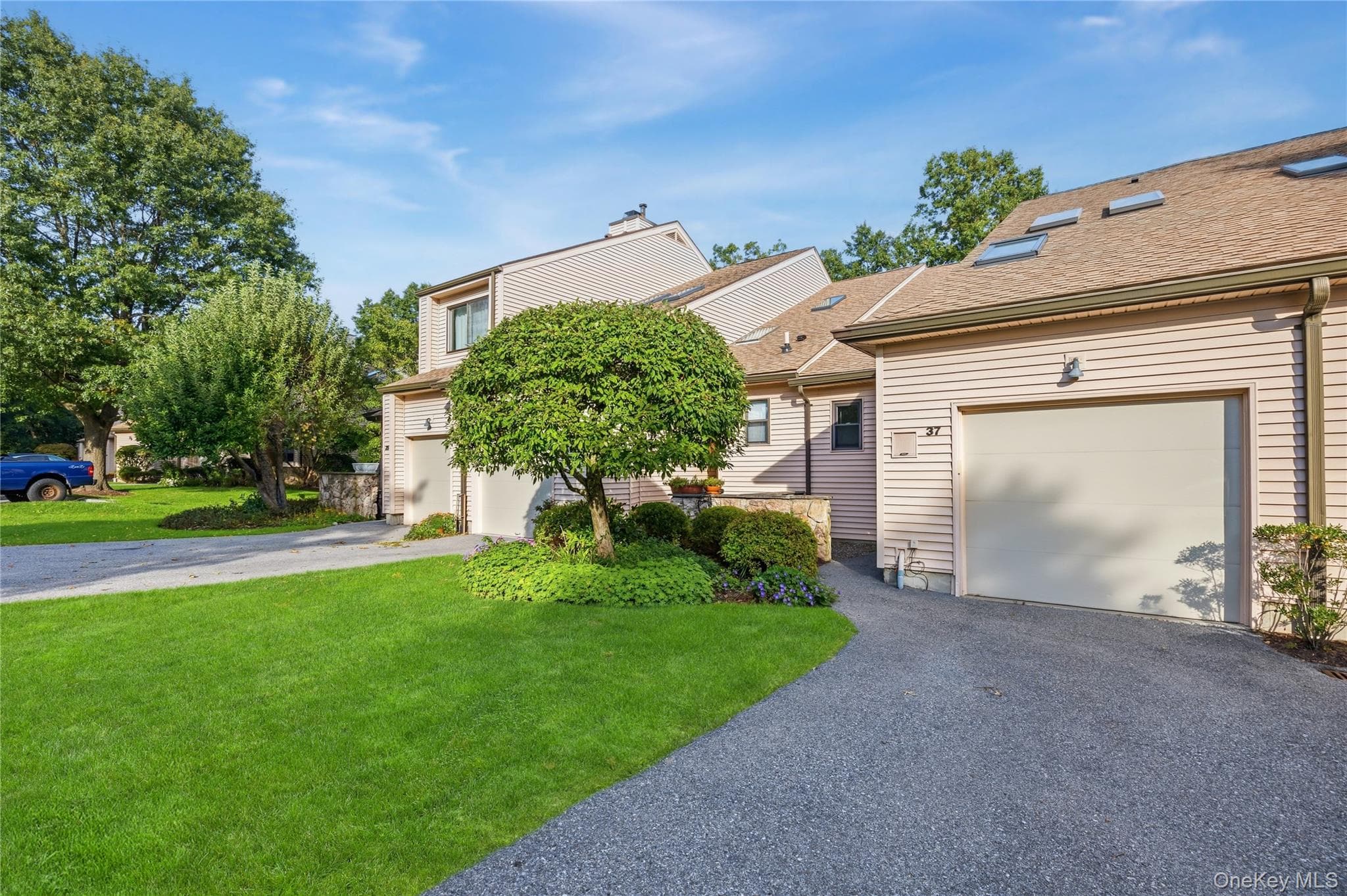 37 Hudson Watch Drive, Ossining
