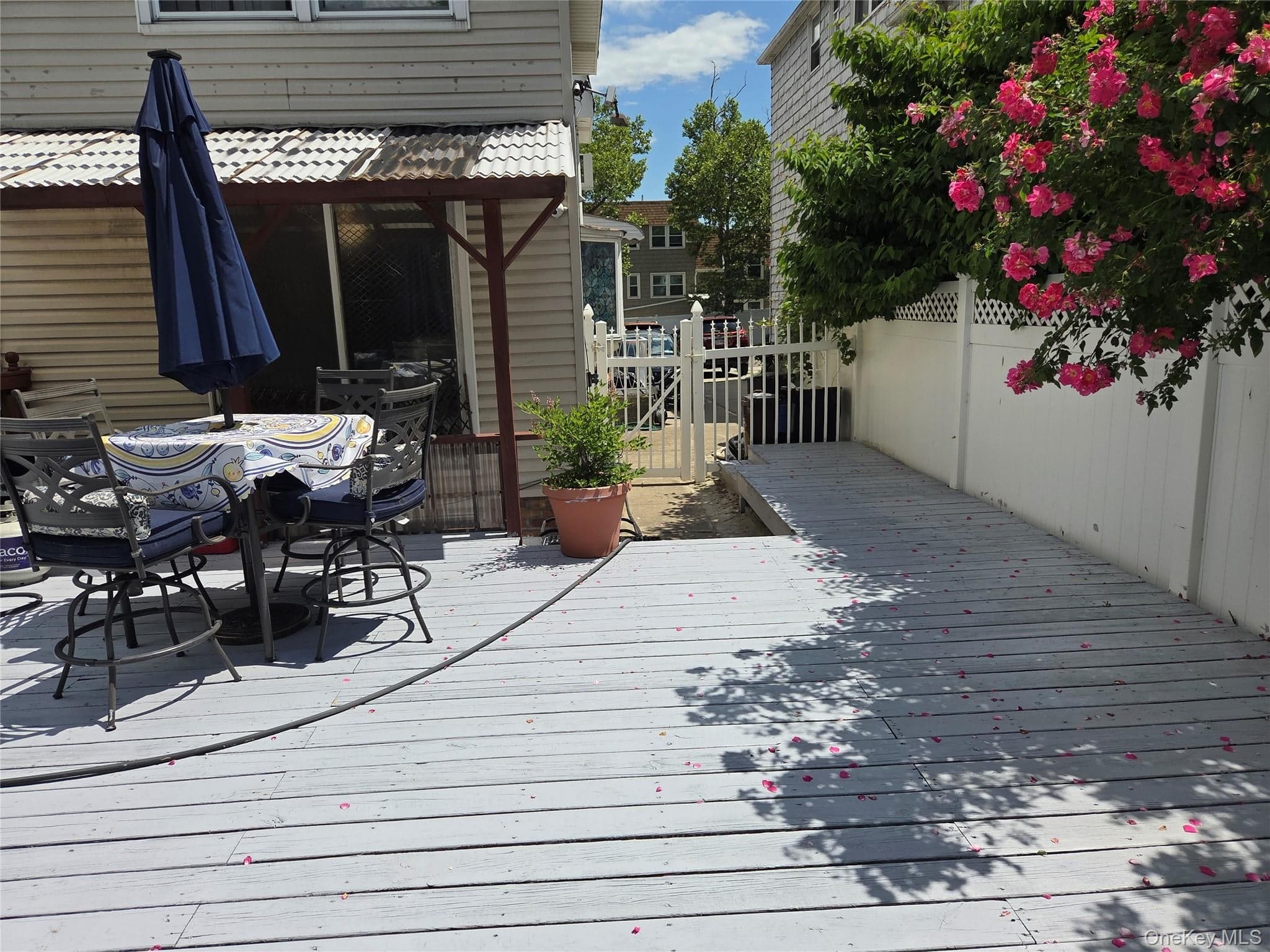 15-40 215th Street thumbnail 11