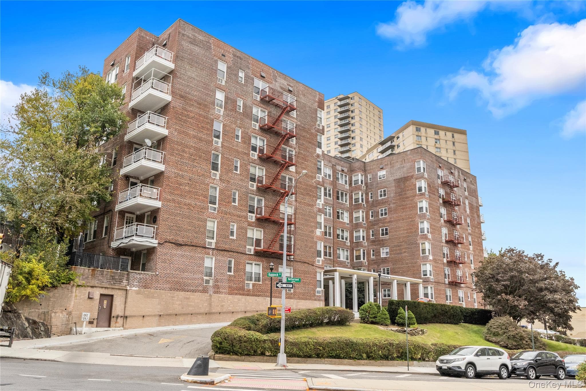 601 Kappock Street Unit: 6R, Bronx