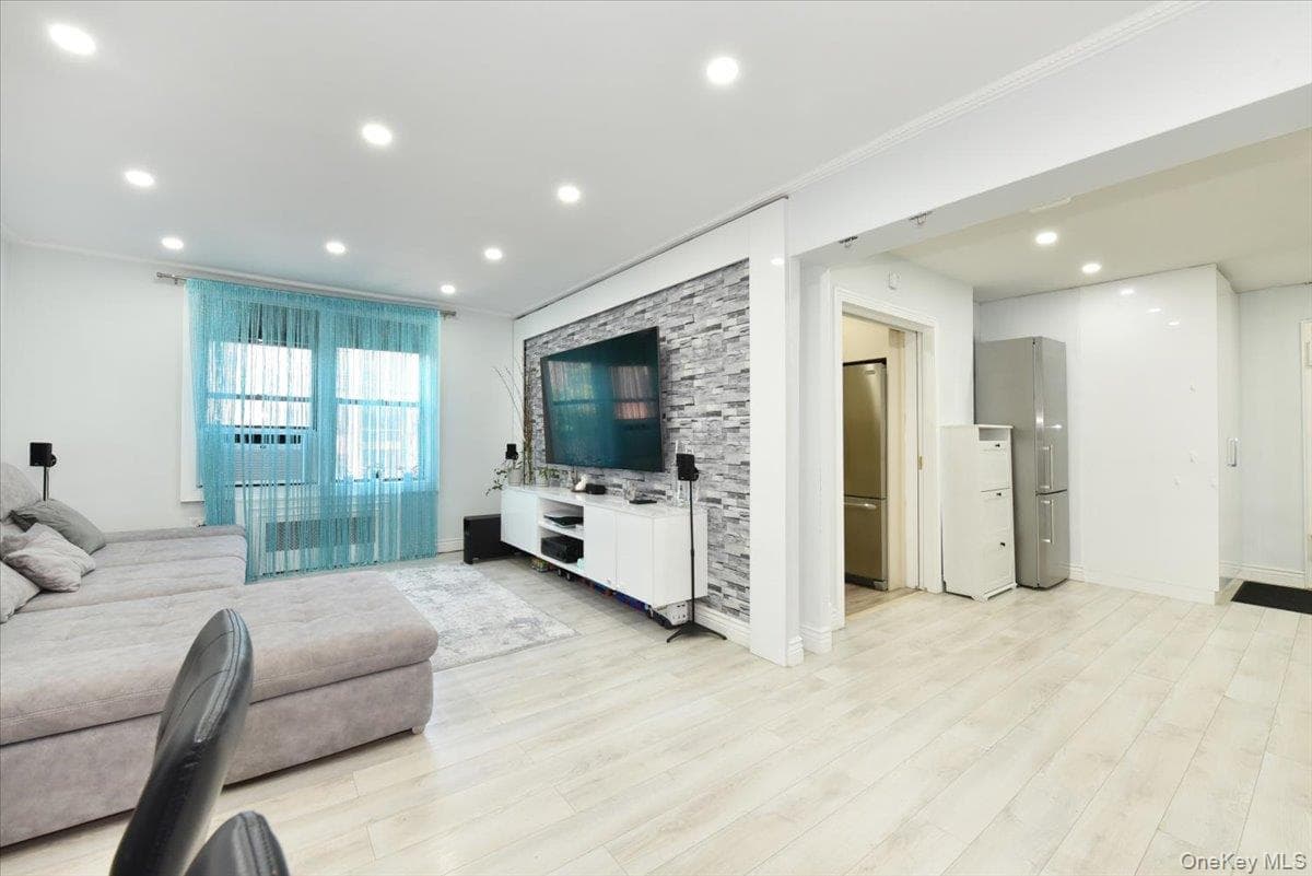 2680 E 19th Street Unit: 2S thumbnail 9