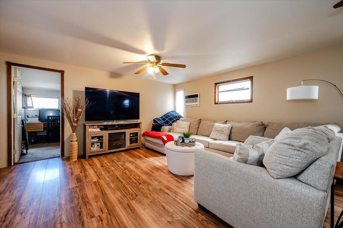 110 Edgewater Park Park Unit: C thumbnail 6