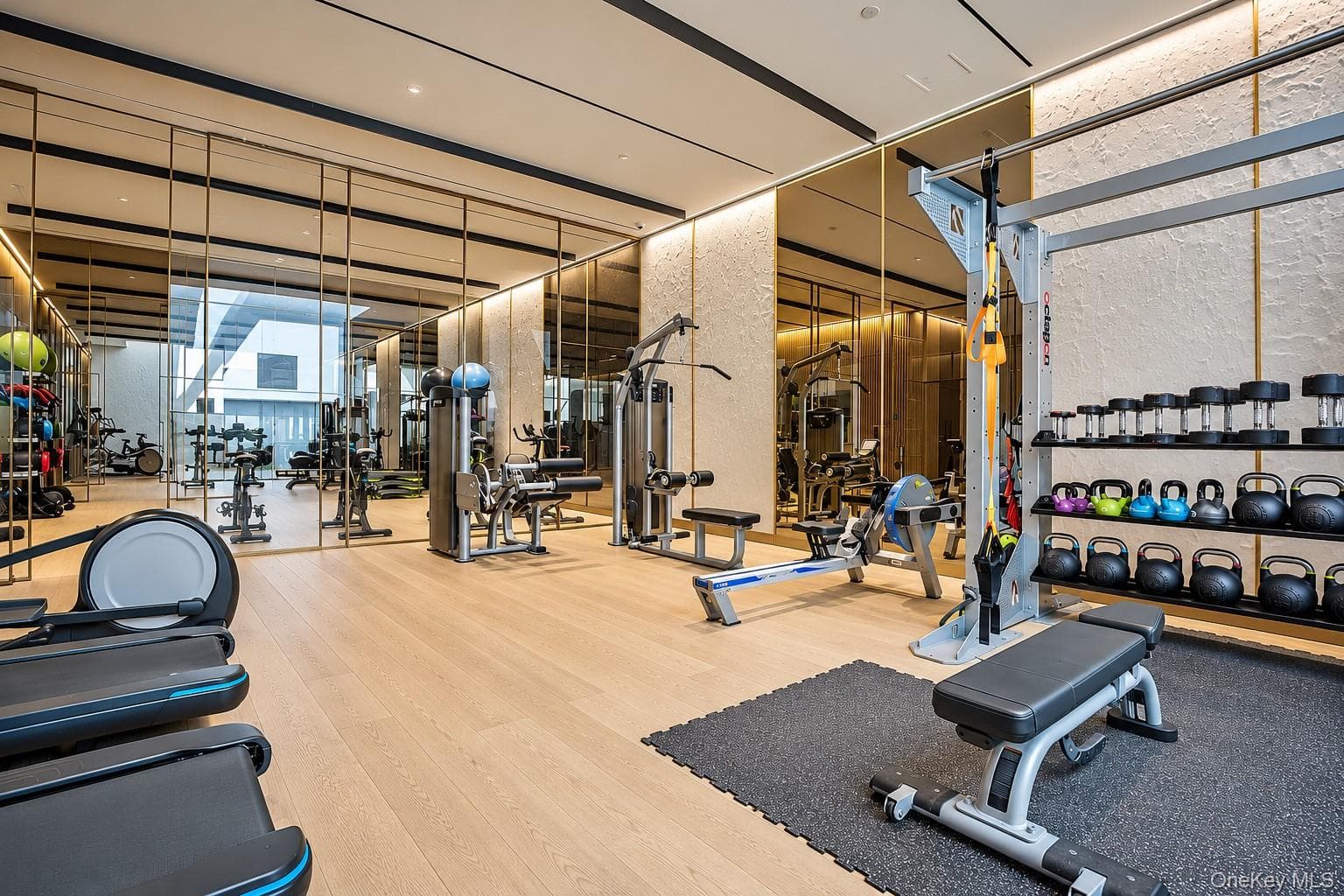 500 W 45th Street Unit: 209 thumbnail 12