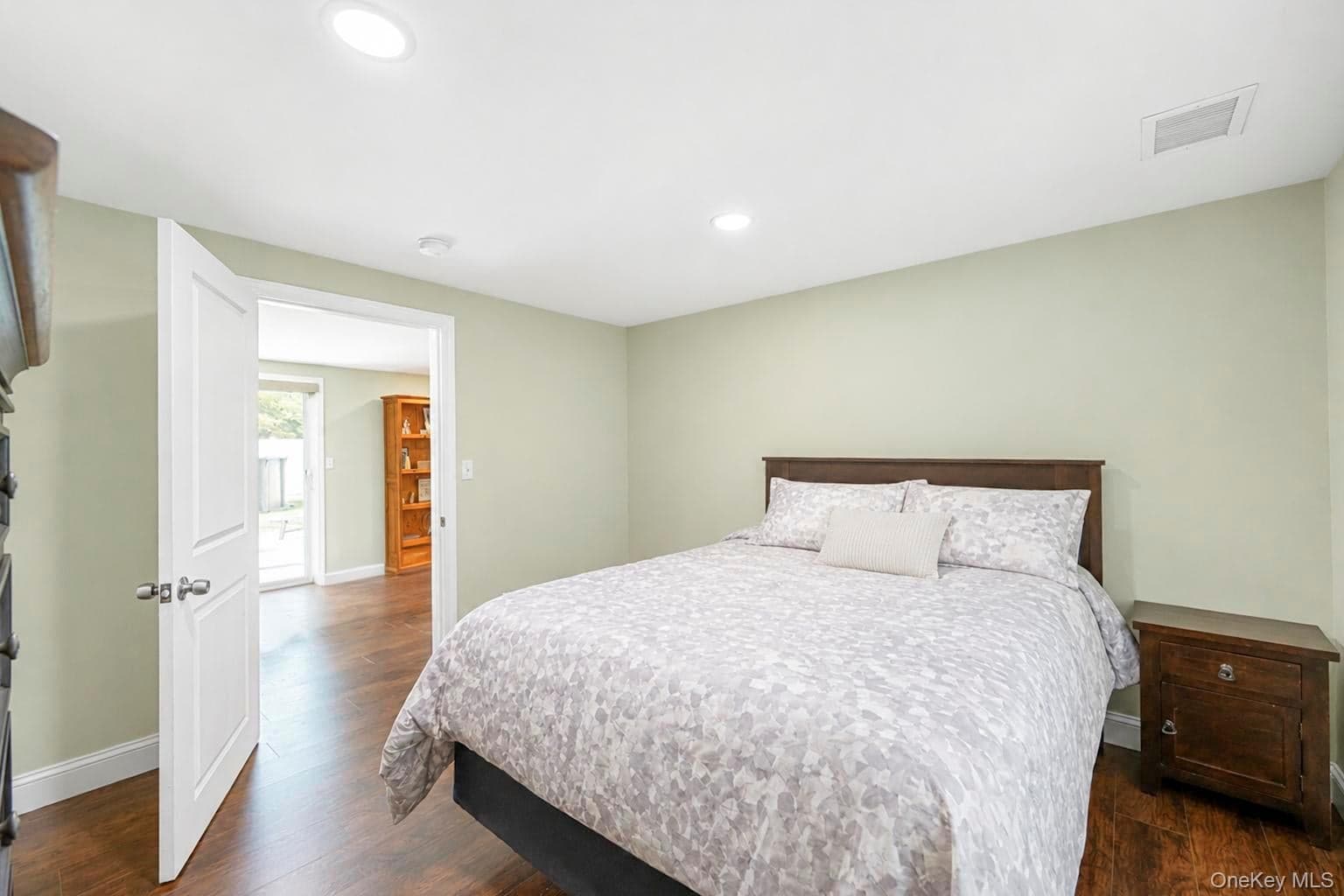 42 Audubon Avenue thumbnail 30