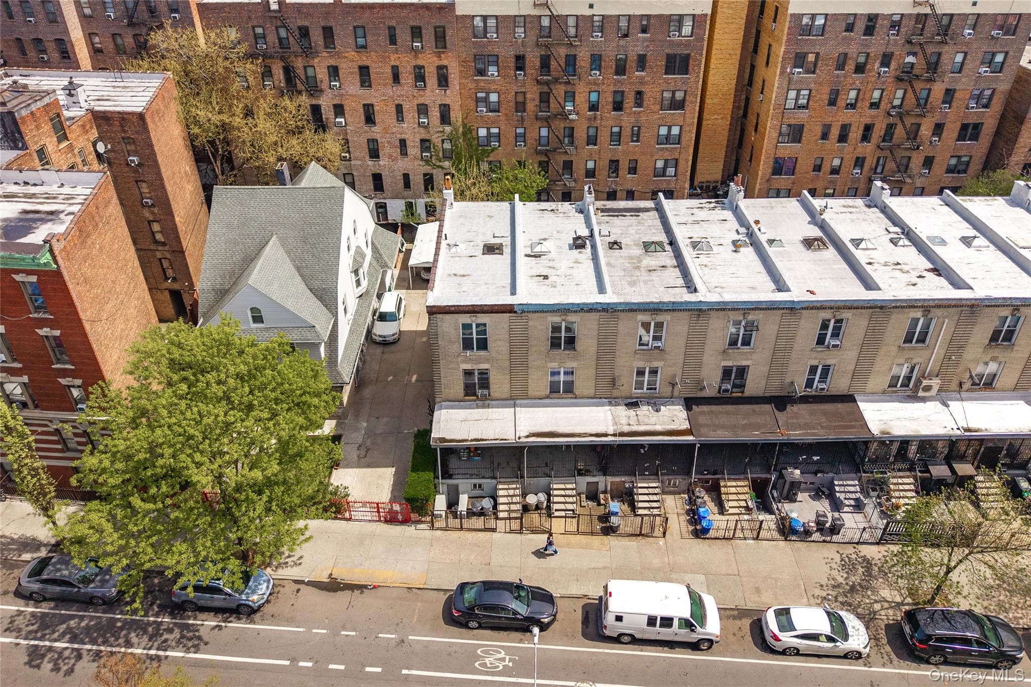 2410 Grand Avenue thumbnail 2