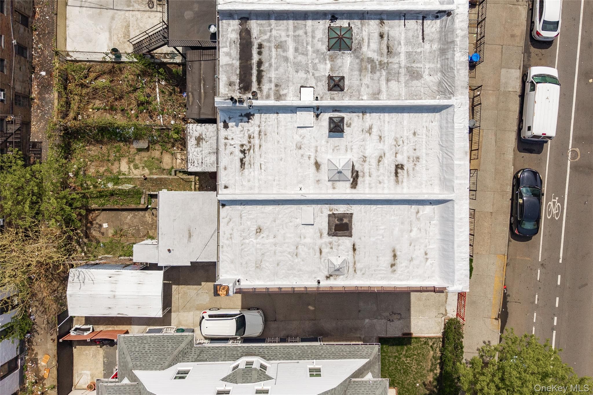 2410 Grand Avenue thumbnail 3