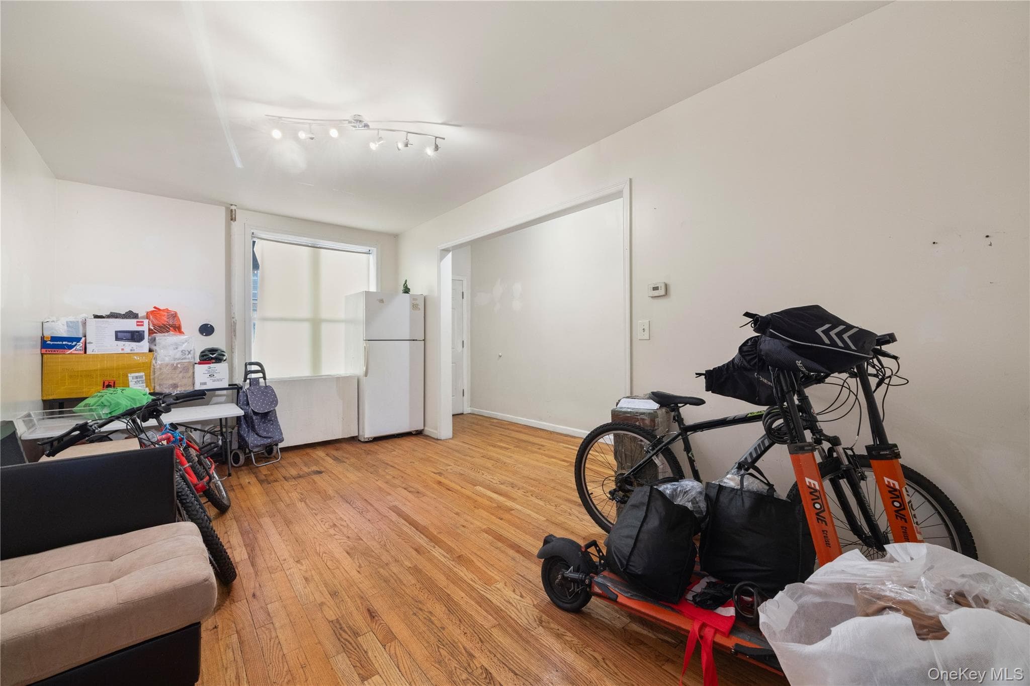 2410 Grand Avenue thumbnail 18