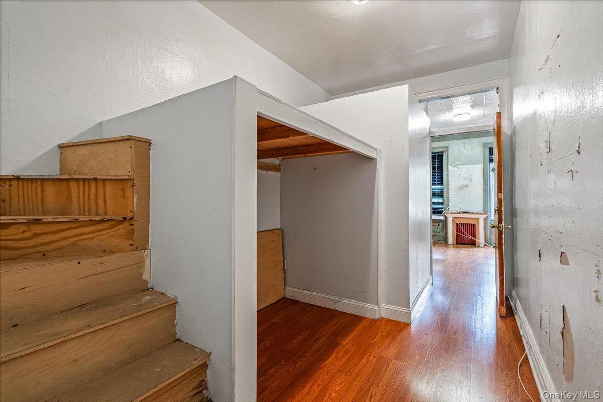 1719 Woodbine Street thumbnail 4