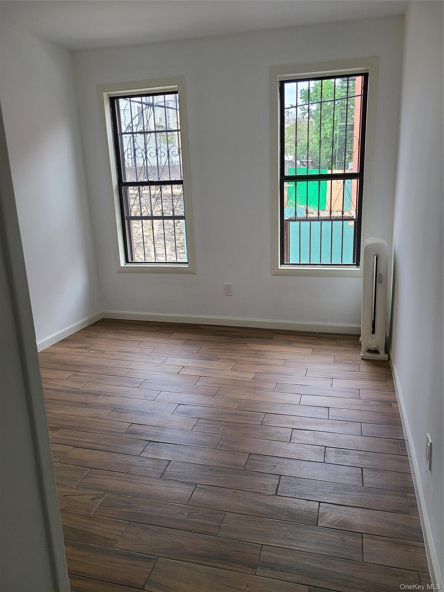 1309 Seneca Avenue thumbnail 8