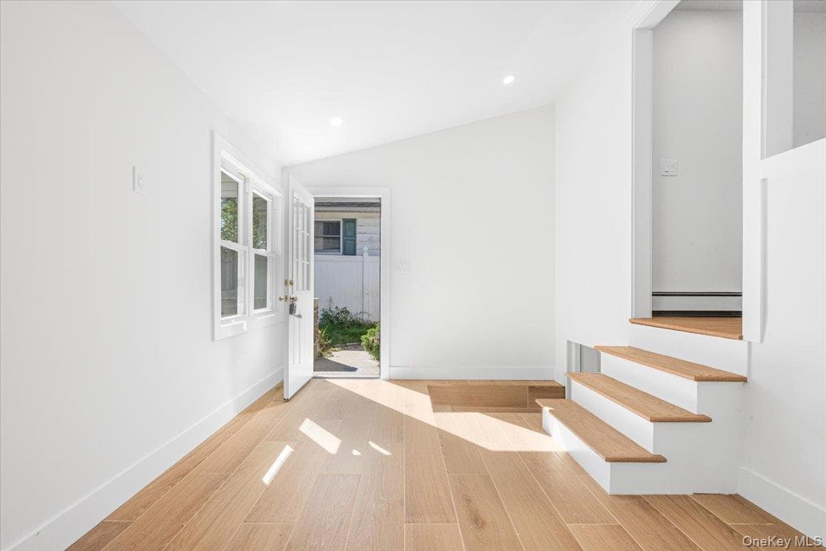 609 Hempstead Gardens Drive thumbnail 7
