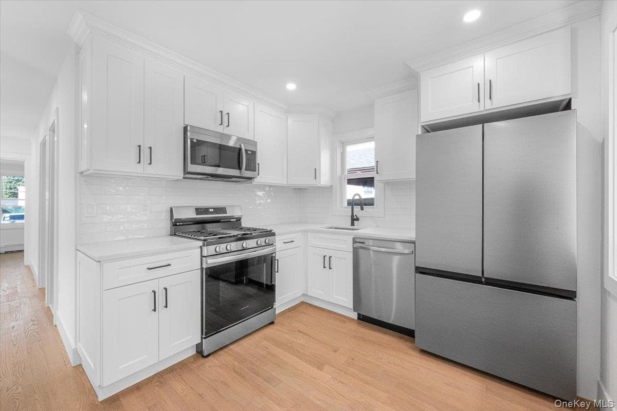 609 Hempstead Gardens Drive thumbnail 11