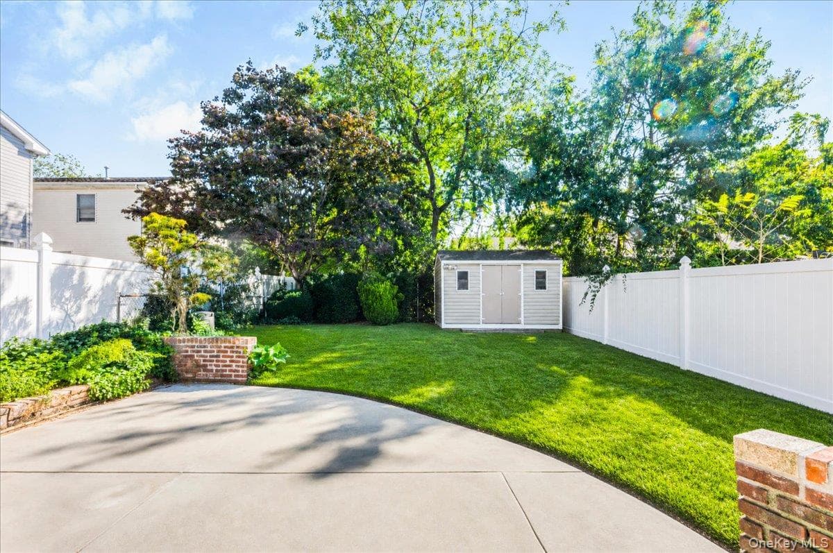 609 Hempstead Gardens Drive thumbnail 21