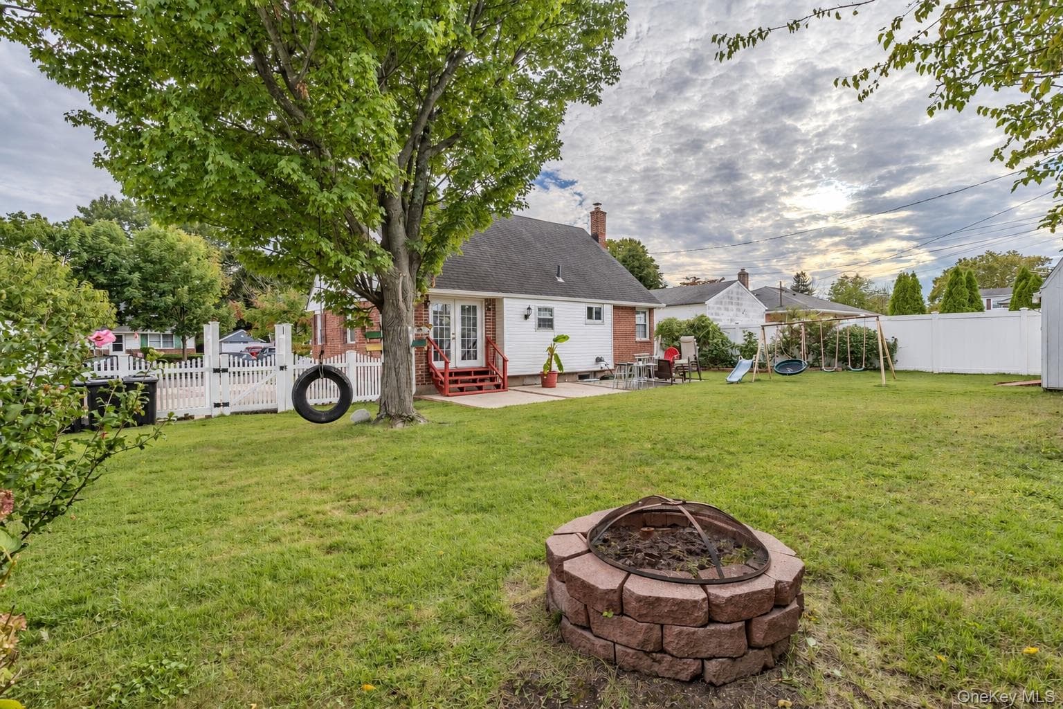 561 Parker Avenue thumbnail 19
