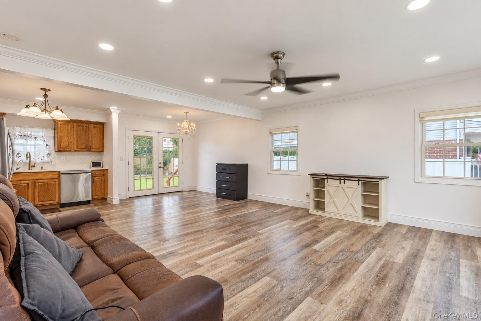 561 Parker Avenue thumbnail 3