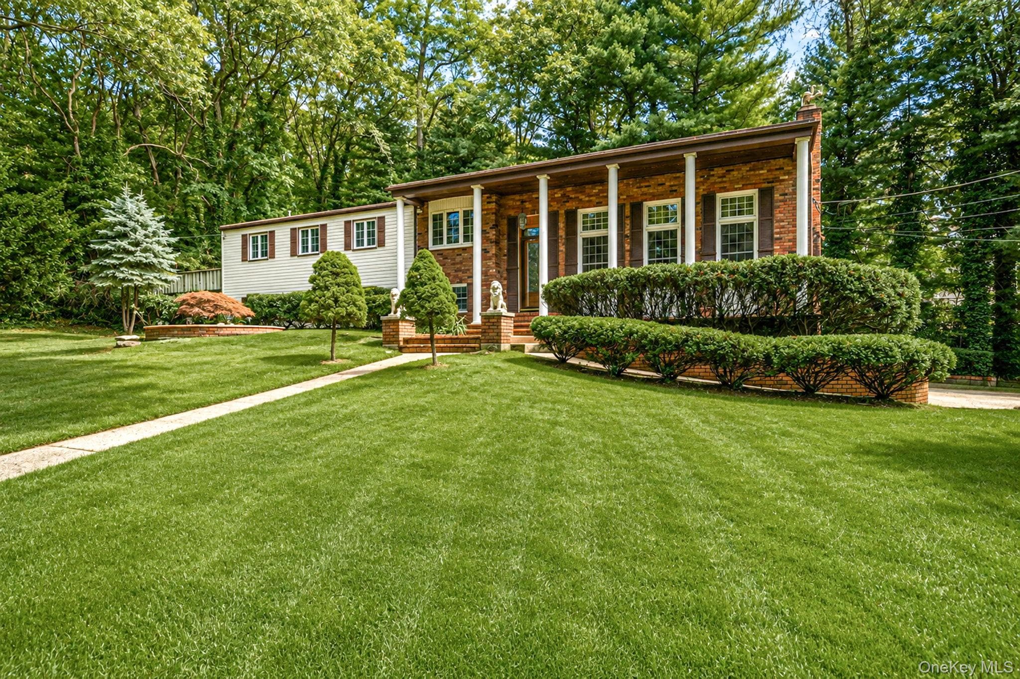 23 Colonial Drive photo 1