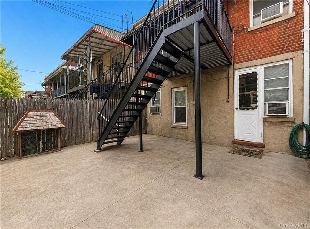 2544 Hubbard Street thumbnail 20