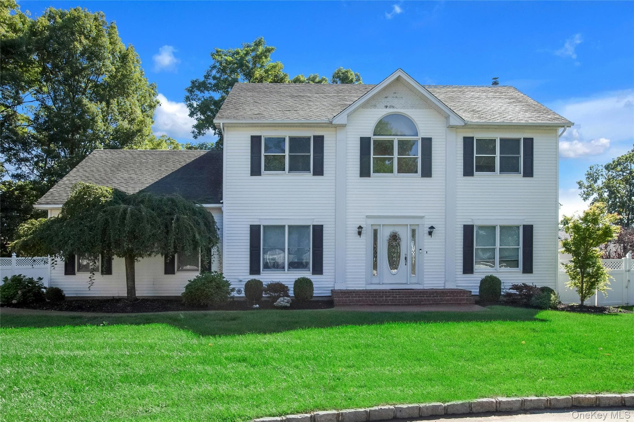11 Raphael Boulevard photo 1