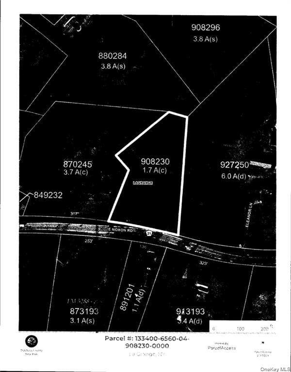 E Noxon Road, Lagrangeville