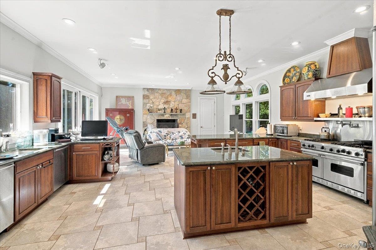 9 Locust Woods Drive thumbnail 14