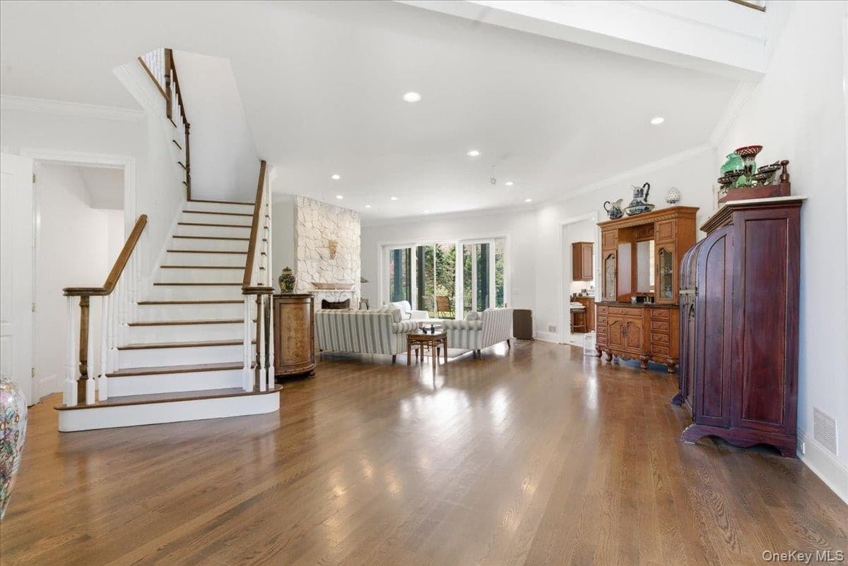 9 Locust Woods Drive thumbnail 31