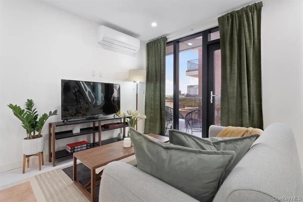 124-28 Queens Boulevard Unit: 9B thumbnail 2