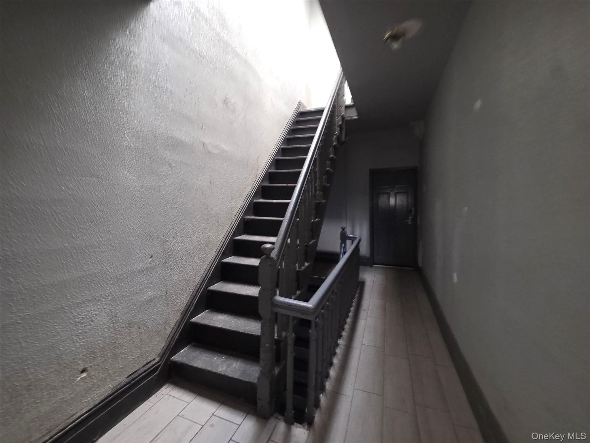 2141 Washington Avenue thumbnail 9