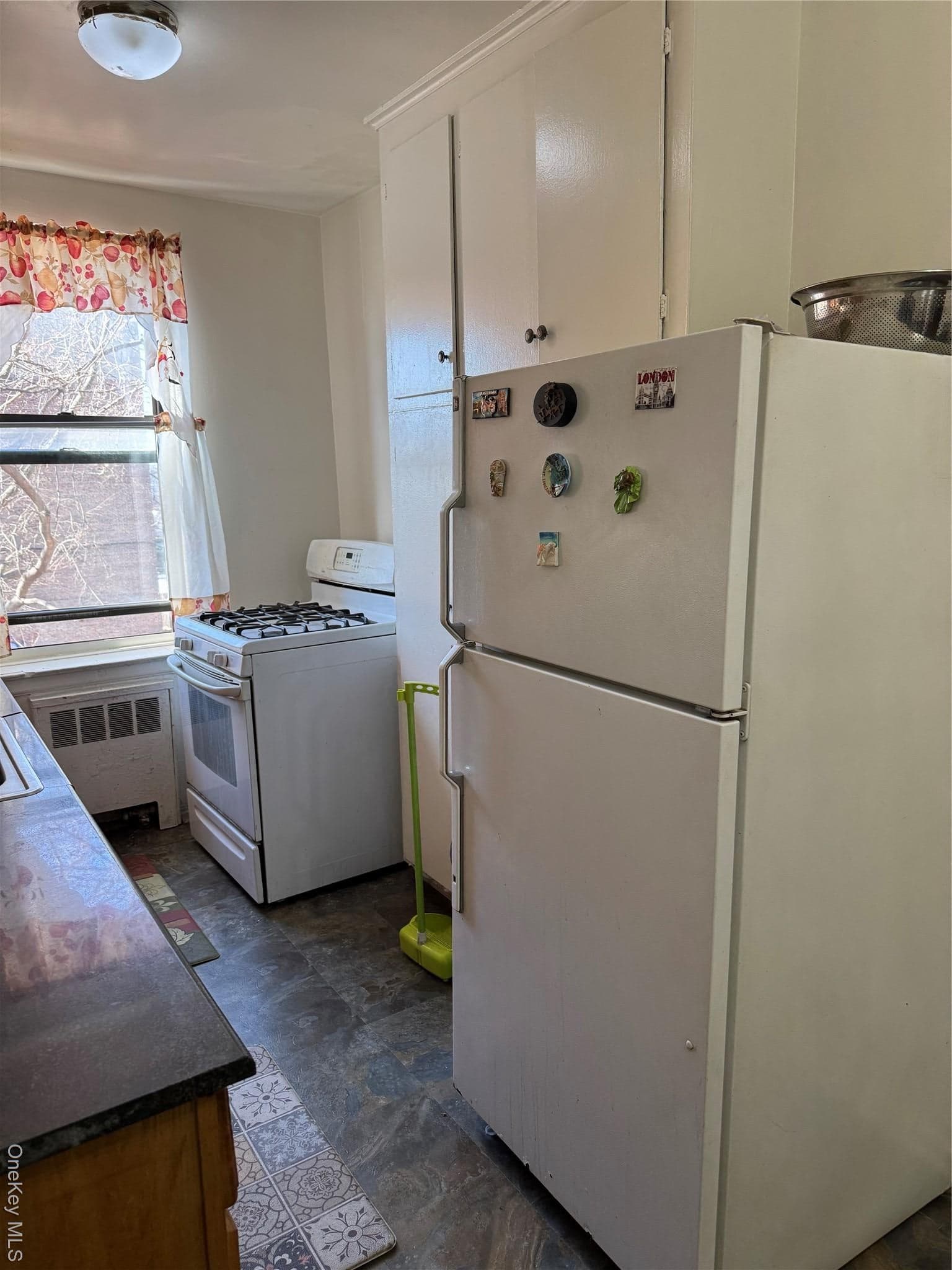 745 E 231st Street Unit: 3F thumbnail 4