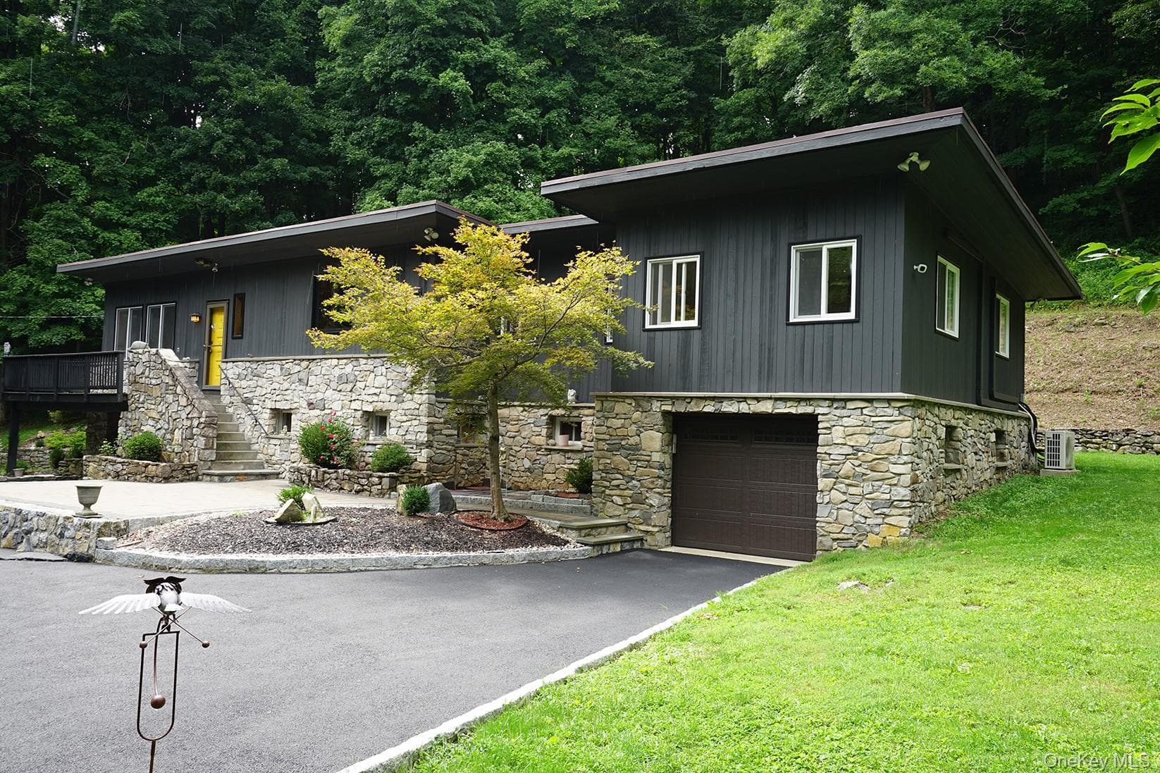 16 Briar Hill Road thumbnail 2