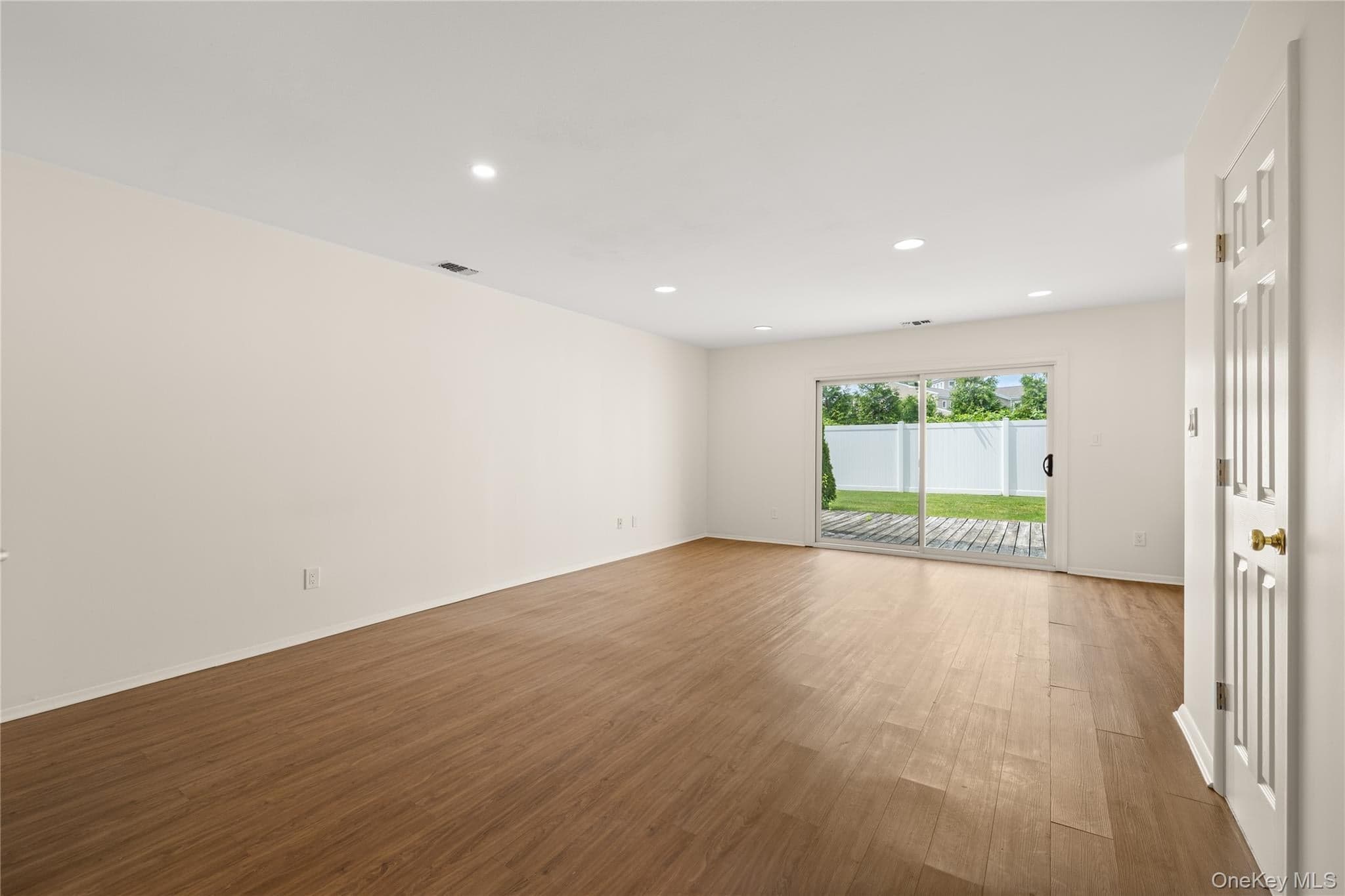 650 Newbridge Road Unit: 15 thumbnail 8