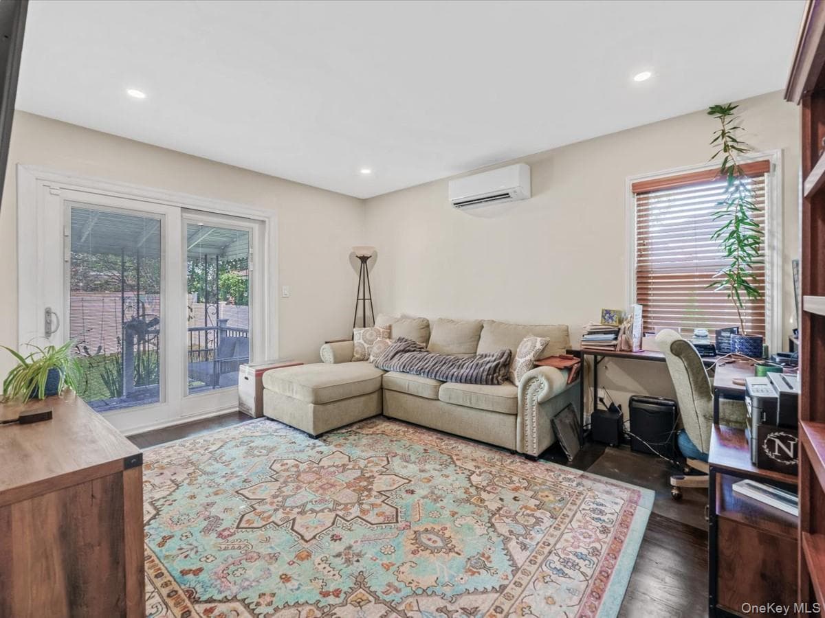 1517 Falmouth Avenue thumbnail 7