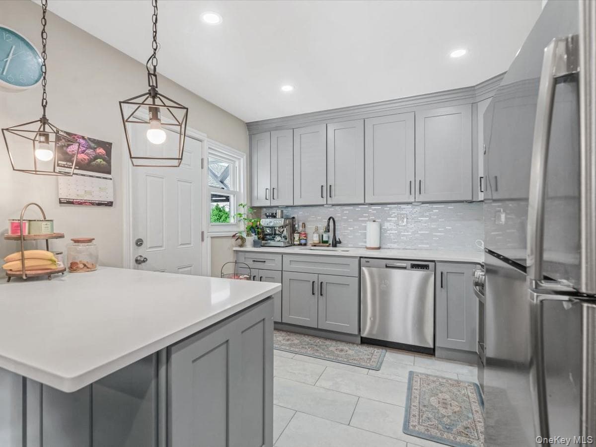 1517 Falmouth Avenue thumbnail 5