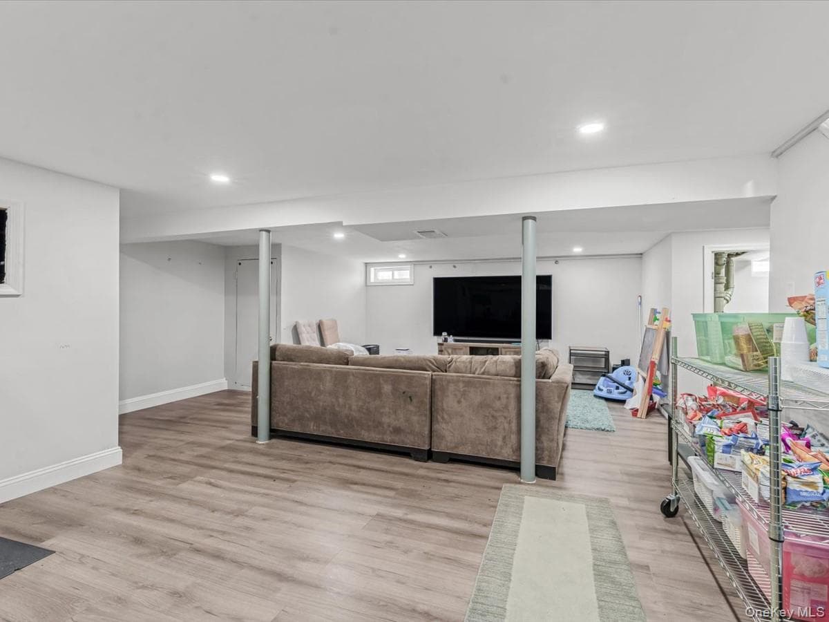 1517 Falmouth Avenue thumbnail 14