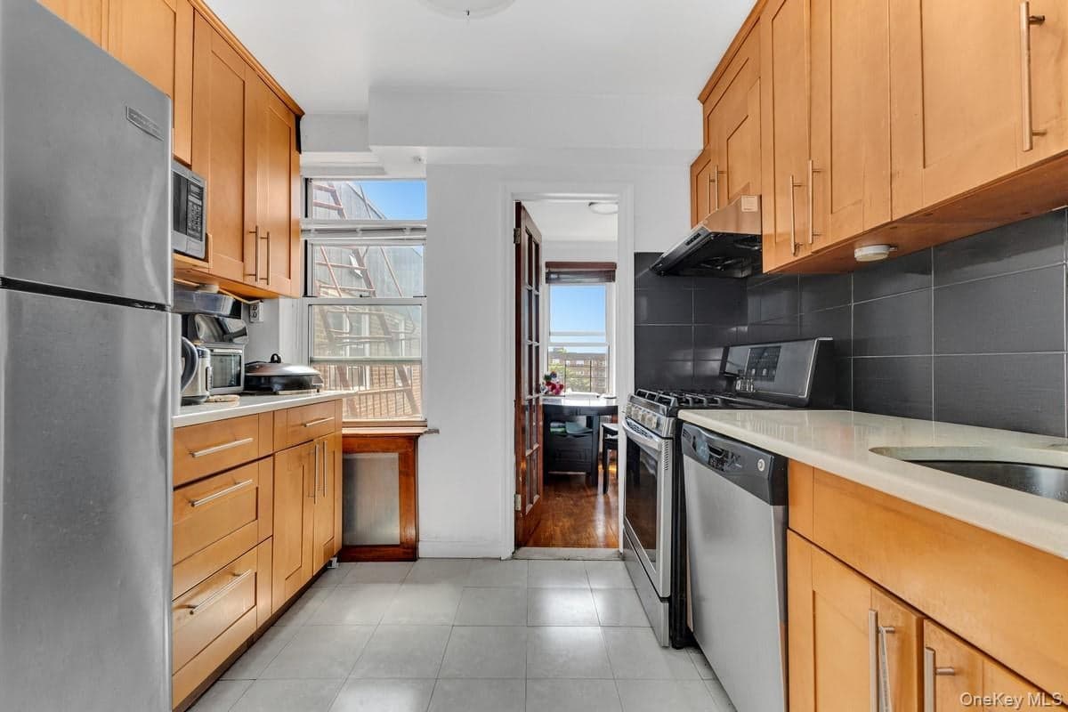 105-34 65th Avenue Unit: 6E, Forest Hills