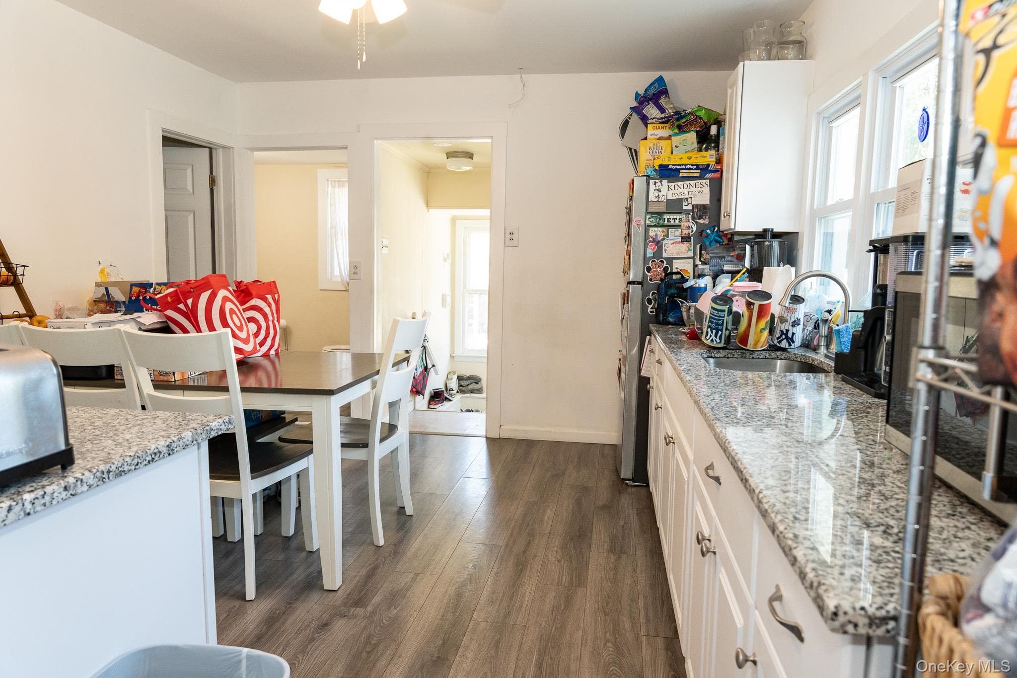 1405 Bay Avenue thumbnail 9