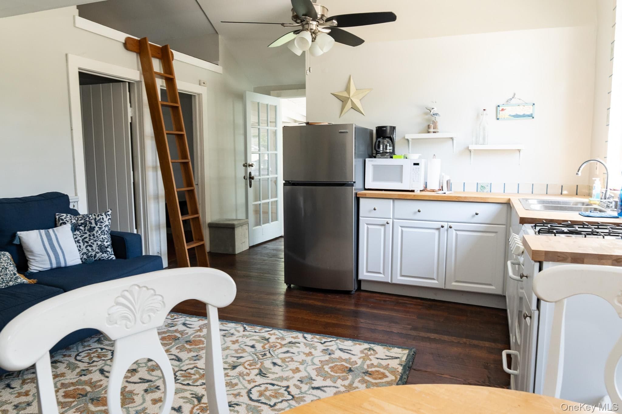 1405 Bay Avenue thumbnail 22