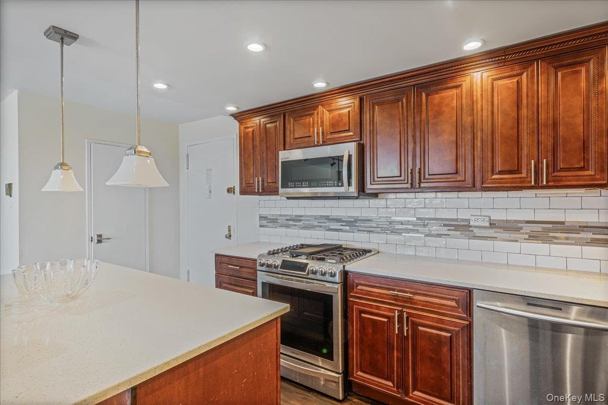 18-15 215th Street Unit: 10 P, Bayside