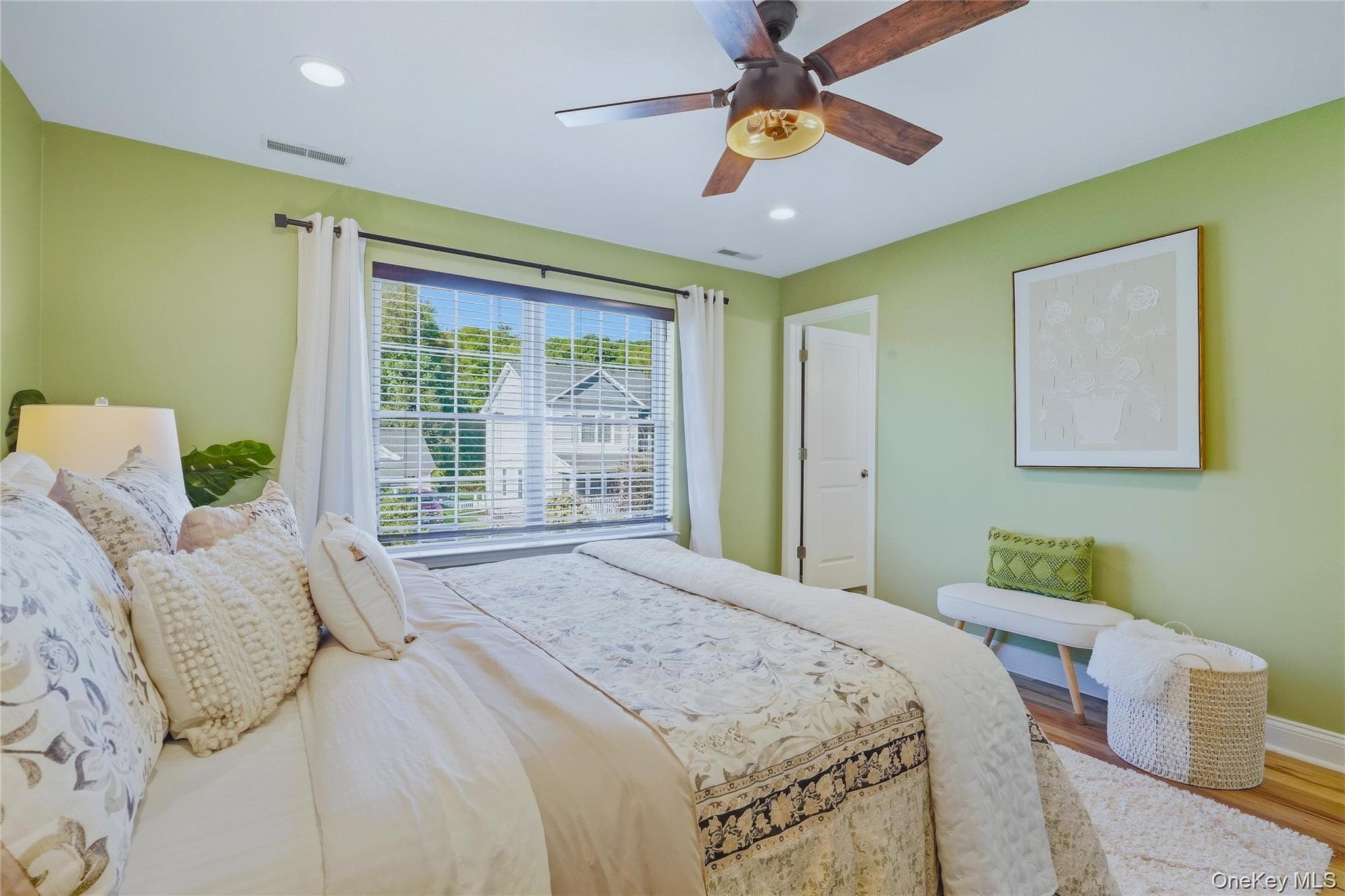 9 Emerson Terrace thumbnail 14